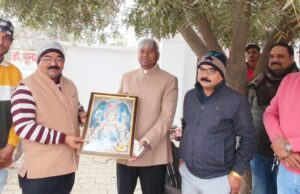 सांसद जुगल किशोर को भाजपा केंद्रीय नेतृत्व द्वारा भारतीय जनता पार्टी के राष्ट्रीय परिषद का सदस्य बनाए जाने पर कार्यकर्ताओं ने मिठाई बाट मनाया जश्न