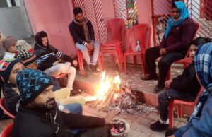 सर्दी के कहर के बीच नगर पालिका की अलाव व्यवस्था गायब