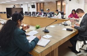 जिलाधिकारी ने की खाद्य सुरक्षा एवं औषधि प्रशासन के कार्यों की समीक्षा