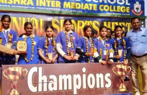 खेल महोत्सव के समापन पर चैम्पियंस को मिले मेडल व शील्ड