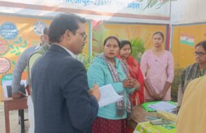 उप जिला निर्वाचन अधिकारी ने बूथों पर निरीक्षण कर लिया जायजा