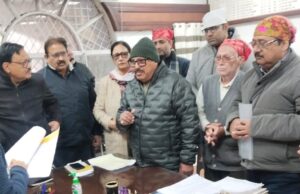 मंदिर–दरगाह तोड़फोड़ के विरोध में लखीमपुर श्रद्धालुओं ने शांतिपूर्ण पदयात्रा निकाली