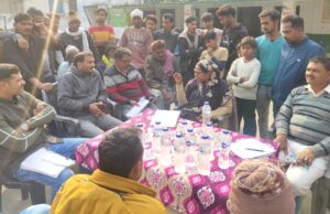 इदरीशपुर में 2003 की वोटर लिस्ट न मिलने से ग्रामीणों में चिंता का माहौल