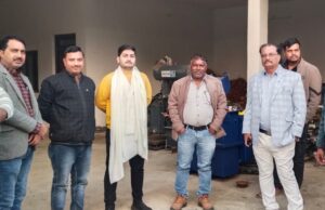 ओटीएस व बिजली राहत योजना का लाभ बताकर जन-जन तक पहुंच रहे जेई पीयूष सोनकर