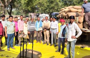 सकिपा अध्यक्ष ने लिया धान तौल का जायजा