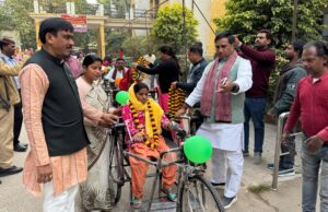 विश्व दिव्यांग दिवस पर दिव्यांगजनों को बाटा गया कृत्रिम अंग