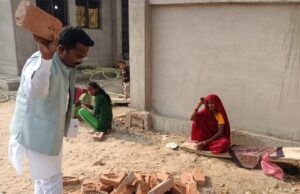 सिराथू ब्लॉक परिसर में निर्माणाधीन पशु अस्पताल में मानकों की अनदेखी, ब्लॉक प्रमुख प्रतिनिधि ने किया औचक निरीक्षण