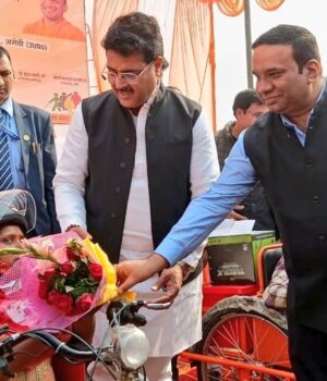 विश्व दिव्यांग दिवस पर अमेठी में 201 दिव्यांग लाभार्थियों को 341 सहायक उपकरण वितरित