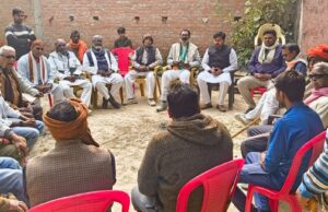 कांग्रेस का प्रतिनिधिमंडल स्व.कमलाकांत दुबे के घर पहुंचा और व्यक्त की संवेदनाएं