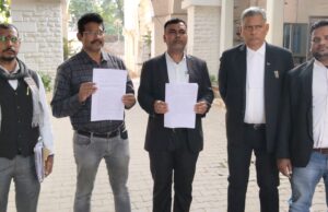 अपनी मां का इलाज कराने गए अधिवक्ता को पुलिस ने बनाया आरोपी