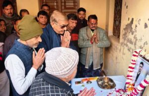 विदेश नीति में भटकाव के कारण बांग्लादेश में अल्पसंख्यकों पर बर्बरता चिन्ताजनक:प्रमोद तिवारी