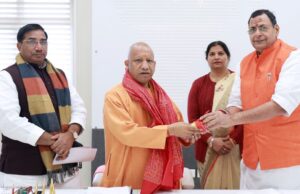 जनप्रतिनिधियों ने मुख्यमंत्री से जिले की विकास योजनाओं पर चर्चा की