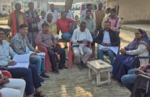 विधायक ऊषा मौर्य ने स्वयं घर–घर पहुँचकर भरवाए वोटर फार्म