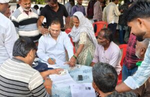 असरावल कला में एसआईआर के लिए सानू असरावल बने लोगों का सहारा