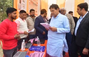 जौनपुर में बिजली बिल राहत योजना शिविर का मंत्री ने किया निरीक्षण, 31 मार्च के बाद भी मिलेगा लाभ