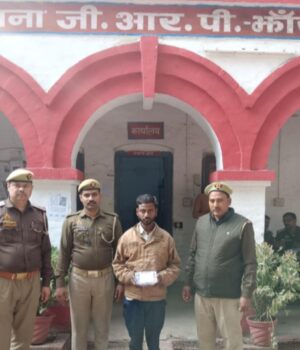 स्टेशन पर दो अंतर्राज्यीय गांजा तस्कर गिरफ्तार, गांजा बरामद