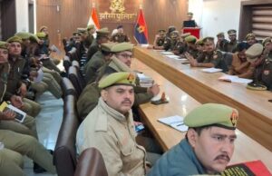 साइबर अपराध पर नकेल: झाँसी पुलिस ने की समीक्षा बैठक, दिए कड़े निर्देश