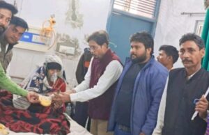 सोनिया गांधी का जन्मदिन ‘सेवा’ के रूप में मना कांग्रेसियों ने, अस्पताल में मरीजों को बांटे फल