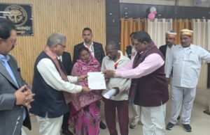 राज्य मंत्री ने पीड़ित परिवार से किया मुलाकात , 5 लाख रुपये का प्रदान किया आर्थिक सहायता