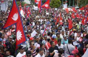 नेपाल में चुनावी रणभेरी: सांसद बनने की होड़ में दिग्गजों ने बदला पाला, दिग्गजों का शक्ति प्रदर्शन