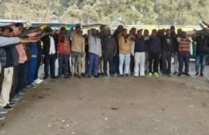 सड़क सुरक्षा सप्ताह के तहत थाना प्रभारी ने शपथ दिलाते हुए चालकों को किया जागरूक