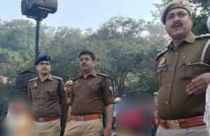 मौनी अमावस्या पर ओम घाट का अपर पुलिस अधीक्षक ने किया निरीक्षण