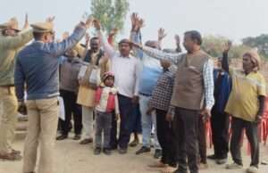 सड़क सुरक्षा माह अभियान अंतर्गत मो पुर पैंईशा पुलिस ने लोगों को किया जागरूक, दिलाई शपथ