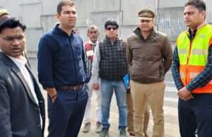 जिलाधिकारी ने सैनी चौराहे पर जाम की समस्या के समाधान के दृष्टिगत मौके का भ्रमण कर सम्बन्धित अधिकारियों को दिए आवश्यक दिशा-निर्देश