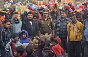 मकरसंक्रांति पर जरुरतमंदों में बांटे गए 300 कंबल