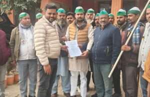भारतीय किसान यूनियन भानू के कार्यकर्ताओं ने अधिशाषी अधिकारी पचपेड़वा को सौंपा ज्ञापन