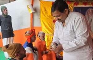 पूर्व चेयरमैन नरसिंह कुमार केसरी उर्फ गोपाल जी ने वितरित किया कंबल