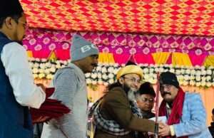 नरौली दरगाह में मुशायरा व कवि सम्मेलन, शायरों ने दिया भाईचारे का संदेश