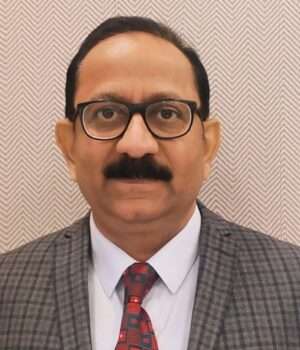 नागरिकों से की अपील, परिवार के पात्र बुजुर्गों के गोल्डन कार्ड बनवाएं:कमिश्नर