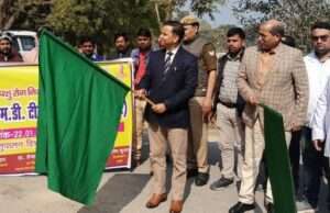 एफएमडीसीपी टीकाकरण के सातवें चरण का डीएम ने किया शुभारंभ