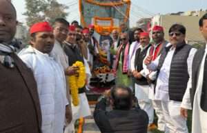 सुभाष चंद्र बोस जयंती पर सपा नेताओं ने किया नमन