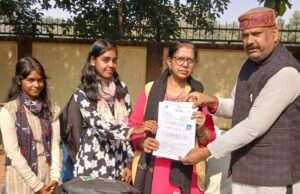 नए मतदाताओं का नाम जुड़वाने के लिए जुटे भाजपा कार्यकर्ता