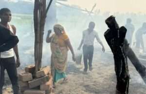 आगजनी से नकदी समेत गृहस्थी के सामान हुए खाक