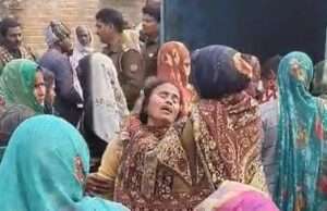 रोड किनारे अलाव ताप रहे किसान को दूध वाहन ने कुचला, मौके पर हुई मौत