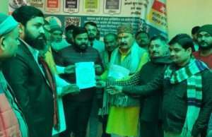 व्यापारी की मौत से आहत व्यापार मंडल ने अधिकारियों को सौंपा ज्ञापन