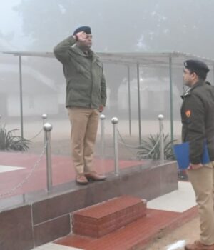 पुलिस लाइन में परेड का निरीक्षण, एसपी ने लिया प्रशिक्षण व व्यवस्थाओं का जायजा