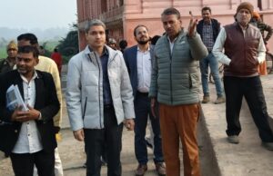 शिवराजपुर में प्राचीन मंदिरों के सौंदर्यीकरण कार्य का डीएम – सीडीओ ने लिया जायजा