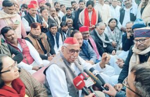 माघ मेला क्षेत्र में मूर्ति लगाना अपराध नहीं, सरकार डरी हुई है:माता प्रसाद पाण्डेय