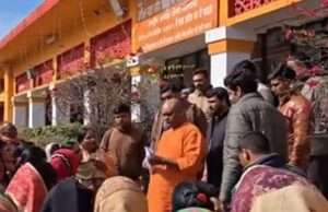 सीडीपीओ द्वारा अवैध वसूली के विरोध में आंगनवाड़ी कार्यकत्रियों ने किया विरोध प्रदर्शन