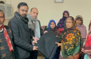 मून फ़ाउंडेशन का सराहनीय प्रयास, जरूरतमंदों को बांटे कंबल