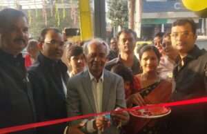 पीरनपुर में संतोष मोटर्स शोरूम का हुआ भव्य उद्घाटन