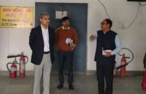 ईवीएम–वीवीपैट वेयरहाउस का जिलाधिकारी ने किया निरीक्षण