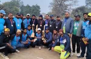 वारियर्स क्रिकेट कप में टीचर्स टीम कौशांबी रही उपविजेता