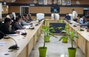 जिला स्तरीय सड़क सुरक्षा समिति की बैठक सम्पन्न, बिना फिटनेस स्कूली वाहनों पर सख्ती के निर्देश