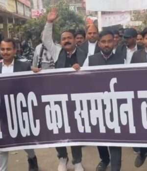 खागा के वकीलों का पलटवार, यूजीसी नियम 2026 के समर्थन में सौंपा ज्ञापन