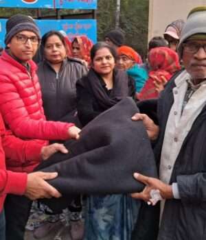 सनशाइन क्लब महिला विंग ने जरूरतमंदों को बांटे कंबल